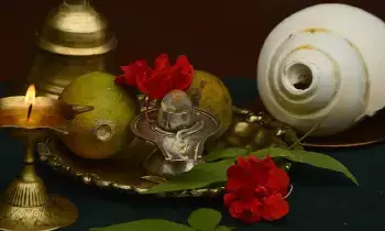 Worshipping a Shiva Lingam at Home: ఇంట్లో శివలింగాన్ని పూజిస్తన్నారా? ఈ విషయాలు తప్పక తెలుసుకోండి Worshipping a Shiva Lingam at Home: ఇంట్లో శివలింగాన్ని పూజిస్తన్నారా? ఈ విషయాలు తప్పక తెలుసుకోండి