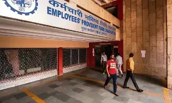 EPFO: గుడ్ న్యూస్.. పీఎఫ్ ఖాతాదారుడు మరణిస్తే కుటుంబానికి రూ.50,000 పరిహారం! EPFO: గుడ్ న్యూస్.. పీఎఫ్ ఖాతాదారుడు మరణిస్తే కుటుంబానికి రూ.50,000 పరిహారం!