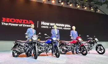 Honda : హీరో స్ప్లెండర్కు షాక్.. సరికొత్త హోండా షైన్ 100 DX వచ్చేసింది Honda : హీరో స్ప్లెండర్కు షాక్.. సరికొత్త హోండా షైన్ 100 DX వచ్చేసింది