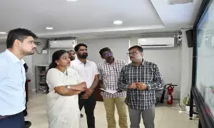 బంగాళాఖాతంలో వాయుగుండంగా మారిన అల్పపీడనం బంగాళాఖాతంలో వాయుగుండంగా మారిన అల్పపీడనం