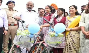 Union Minister Bandi sanjay : నేనూ పొన్నం కలిసి పనిచేస్తాం – బండి సంజయ్ Union Minister Bandi sanjay : నేనూ పొన్నం కలిసి పనిచేస్తాం – బండి సంజయ్