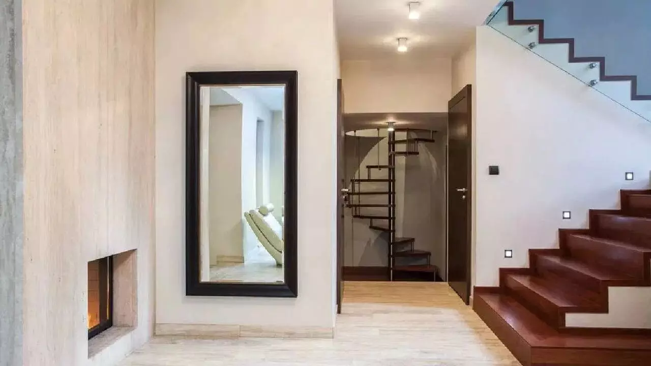 Vastu Defects at Home: ఇంట్లోని వాస్తు దోషాలను తొలగించడానికి అద్దాన్ని ఎక్కడ ఉంచాలి..? Vastu Defects at Home: ఇంట్లోని వాస్తు దోషాలను తొలగించడానికి అద్దాన్ని ఎక్కడ ఉంచాలి..?