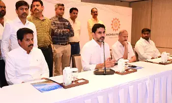 Nara Lokesh Singapore Tour : ఎన్ఆర్ఐలే ఆంధ్రప్రదేశ్ బ్రాండ్ అంబాసిడర్లు Nara Lokesh Singapore Tour : ఎన్ఆర్ఐలే ఆంధ్రప్రదేశ్ బ్రాండ్ అంబాసిడర్లు