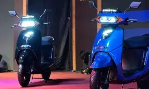 Kinetic DX : ఈ స్కూటర్ కొంటే 9 ఏళ్లు నో టెన్షన్.. కేవలం రూ. 1,000కే బుకింగ్ Kinetic DX : ఈ స్కూటర్ కొంటే 9 ఏళ్లు నో టెన్షన్.. కేవలం రూ. 1,000కే బుకింగ్