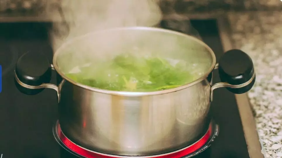 Boiling vs Steaming: కూరగాయలను నీటిలో ఉడబెట్టడం మంచిదా..? ఆవిరికి ఉడబెట్టడం మంచిదా..?