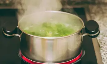 Boiling vs Steaming: కూరగాయలను నీటిలో ఉడబెట్టడం మంచిదా..? ఆవిరికి ఉడబెట్టడం మంచిదా..? Boiling vs Steaming: కూరగాయలను నీటిలో ఉడబెట్టడం మంచిదా..? ఆవిరికి ఉడబెట్టడం మంచిదా..?