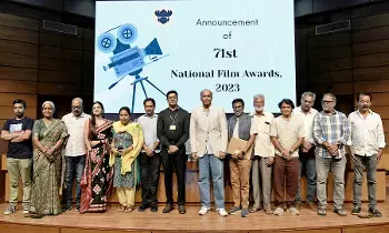 National Film Awards : ఉత్తమ నటుడిగా షారూక్ఖాన్, ఉత్తమ నటిగా రాణీముఖర్జీ National Film Awards : ఉత్తమ నటుడిగా షారూక్ఖాన్, ఉత్తమ నటిగా రాణీముఖర్జీ
