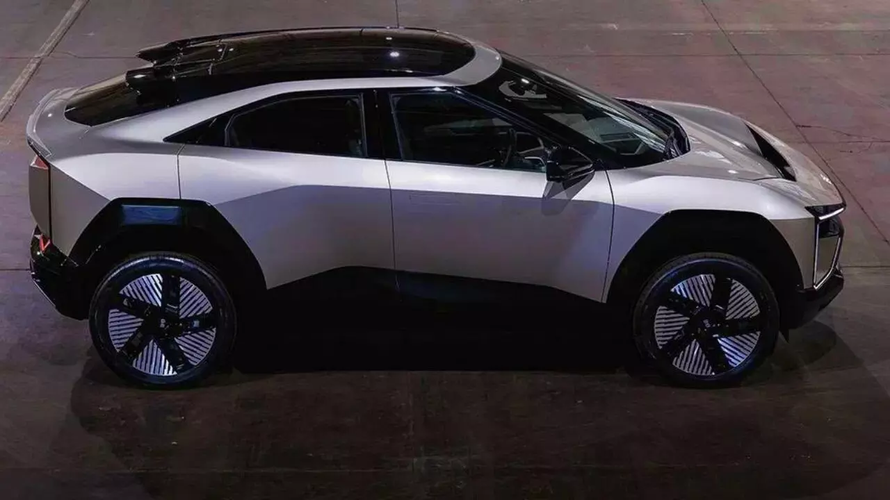 Electric Cars : సింగిల్ ఛార్జ్ తో వందల కిలోమీటర్లు ప్రయాణించే ఎలక్ట్రిక్ కార్లు ఇవే.. సేఫ్టీలోనూ ఇవి తోపు Electric Cars : సింగిల్ ఛార్జ్ తో వందల కిలోమీటర్లు ప్రయాణించే ఎలక్ట్రిక్ కార్లు ఇవే.. సేఫ్టీలోనూ ఇవి తోపు