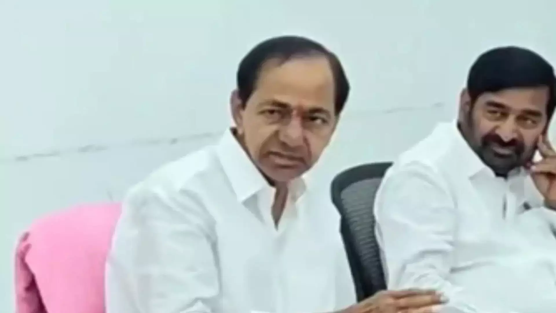 Kaleswaram : కాళేశ్వరం ప్రాజెక్ట్ పనికి రాదన్నోడు అజ్ఞాని – కేసీఆర్ Kaleswaram : కాళేశ్వరం ప్రాజెక్ట్ పనికి రాదన్నోడు అజ్ఞాని – కేసీఆర్