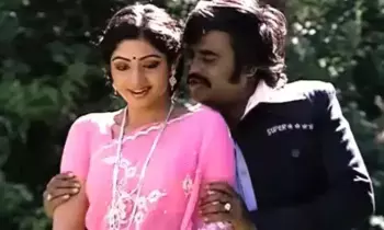 శ్రీదేవి ప్రేమలో రజనీకాంత్ కూరుకుపోయాడా? శ్రీదేవి ప్రేమలో రజనీకాంత్ కూరుకుపోయాడా?