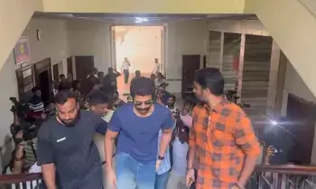 Vijay Devarakonda : బెట్టింగ్ యాప్స్ ప్రమోషన్ కేసులో ఈడీ ముందు హాజరైన వీడీ Vijay Devarakonda : బెట్టింగ్ యాప్స్ ప్రమోషన్ కేసులో ఈడీ ముందు హాజరైన వీడీ