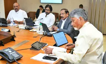 ఆగస్టు15 నుంచి ఏపీలో మహిళలకు ఉచిత బస్సు ఆగస్టు15 నుంచి ఏపీలో మహిళలకు ఉచిత బస్సు