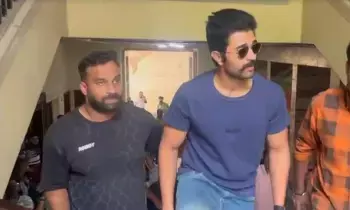 Vijay Devarakonda: ఈడీ విచారణకు విజయ్ దేవర కొండ Vijay Devarakonda: ఈడీ విచారణకు విజయ్ దేవర కొండ