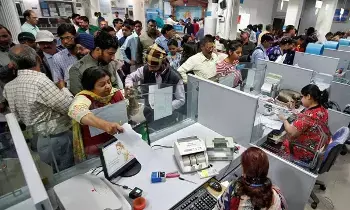 PM Jan Dhan Accounts: పీఎం జన్ ధన్ అకౌంట్ హోల్డర్లకు గుడ్ న్యూస్.. మీ ఊరిలోనే కేవైసీ క్యాంపులు PM Jan Dhan Accounts: పీఎం జన్ ధన్ అకౌంట్ హోల్డర్లకు గుడ్ న్యూస్.. మీ ఊరిలోనే కేవైసీ క్యాంపులు