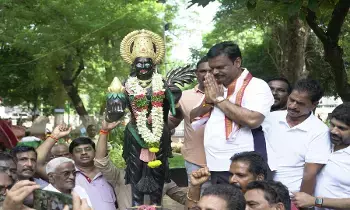 AP BJP Chief Madhav : ట్రంప్ విధానాలు ప్రపంచ దేశాలను అల్లాడిస్తున్నాయి AP BJP Chief Madhav : ట్రంప్ విధానాలు ప్రపంచ దేశాలను అల్లాడిస్తున్నాయి