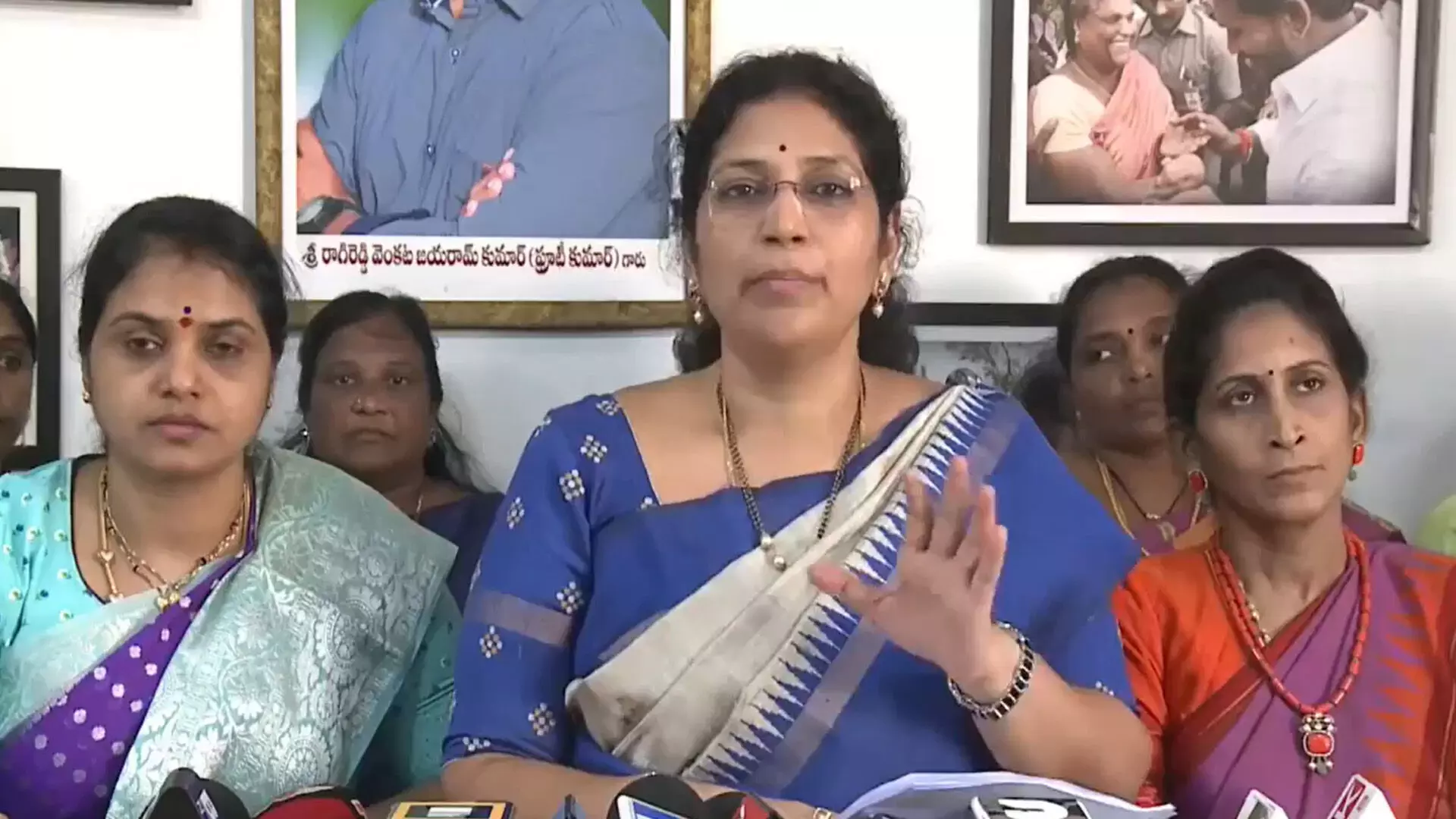 Free Bus : అన్ని ర‌కాల బ‌స్సుల్లో మ‌హిళ‌ల‌కు ఉచిత ప్ర‌యాణం క‌ల్పించాలి
