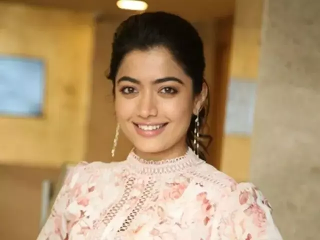 Rashmika: అందుకే నా ఎమోషనల్ సైడ్ని ఎప్పుడూ బయటపెట్టను : రష్మిక Rashmika: అందుకే నా ఎమోషనల్ సైడ్ని ఎప్పుడూ బయటపెట్టను : రష్మిక
