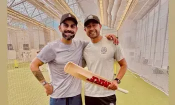 Kohli : లండన్ లో ప్రాక్టీస్ షురూ చేసిన కోహ్లీ... Kohli : లండన్ లో ప్రాక్టీస్ షురూ చేసిన కోహ్లీ...