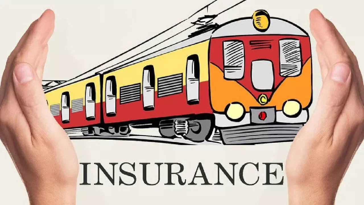 Travel Insurance : రైలు ప్రయాణికులకు గుడ్ న్యూస్.. 45 పైసలకే రూ.10 లక్షల ఇన్సూరెన్స్!