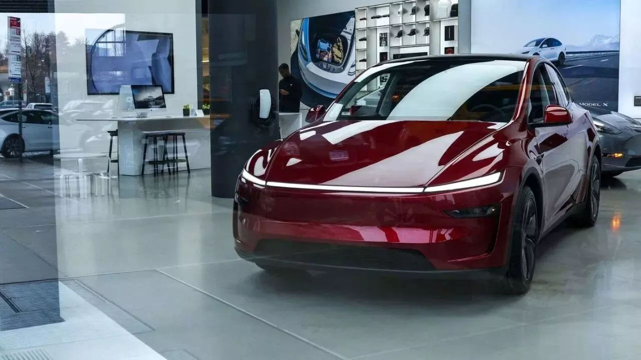 Tesla : భారత్‌లో రెండవ షోరూమ్ ప్రారంభం.. ఇక ఢిల్లీలోనూ టెస్లా కార్లు!