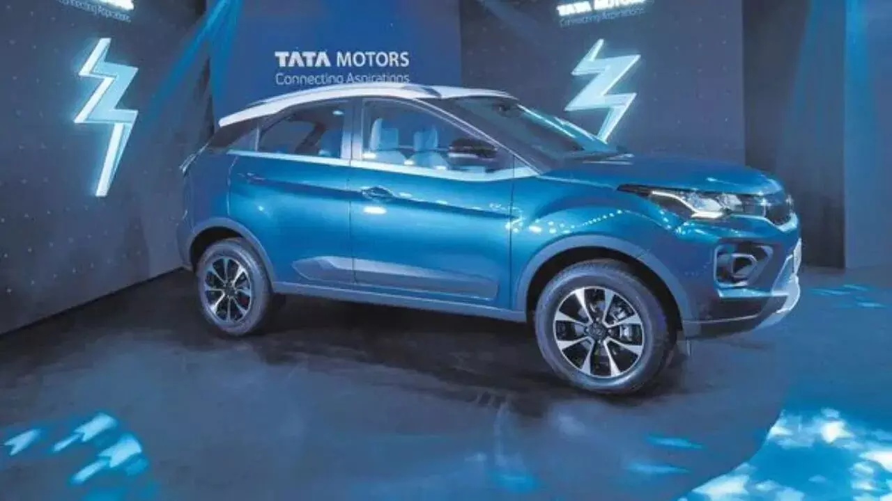 Tata Nexon : టాటా ఎలక్ట్రిక్ కారుపై బంపర్ డిస్కౌంట్.. నెక్సాన్ ఈవీపై రూ. 50,000 వరకు ఆదా