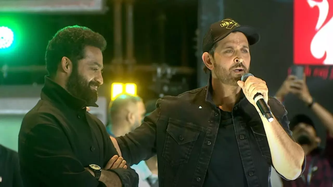 Hrithik Roshan: ఎన్టీఆర్ సింగిల్ టేక్ స్టార్