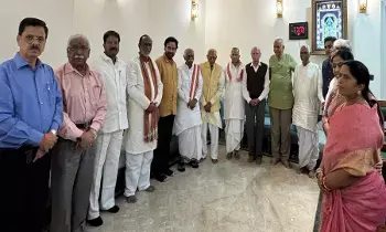 Bandaru Dattatreya : గురువులను సత్కరించుకున్న మాజీ గవర్నర్ బండారు దత్తాత్రేయ Bandaru Dattatreya : గురువులను సత్కరించుకున్న మాజీ గవర్నర్ బండారు దత్తాత్రేయ