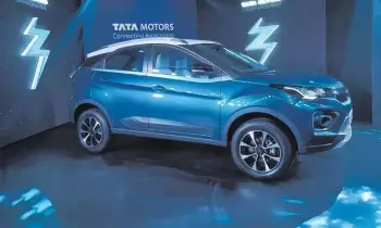 Tata Nexon : టాటా ఎలక్ట్రిక్ కారుపై బంపర్ డిస్కౌంట్.. నెక్సాన్ ఈవీపై రూ. 50,000 వరకు ఆదా Tata Nexon : టాటా ఎలక్ట్రిక్ కారుపై బంపర్ డిస్కౌంట్.. నెక్సాన్ ఈవీపై రూ. 50,000 వరకు ఆదా