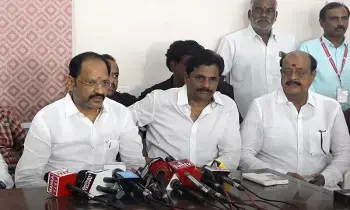 Telugu Film Industry : నేటి నుంచి అన్ని సినిమా షూటింగులు నిలిపివేత Telugu Film Industry : నేటి నుంచి అన్ని సినిమా షూటింగులు నిలిపివేత