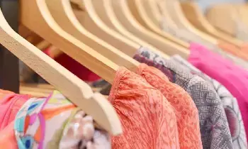 Color Clothes to Wear on Each Day: వారంలో ఏ రోజున ఏ రంగు దుస్తులు ధరిస్తే మంచిదో తెలుసా..?