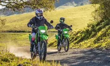 Kawasaki KLX 230 : హీరో ఎక్స్పల్స్కు పోటీగా రూ.1.30 లక్షలు తగ్గించిన కావాసాకి బైక్ Kawasaki KLX 230 : హీరో ఎక్స్పల్స్కు పోటీగా రూ.1.30 లక్షలు తగ్గించిన కావాసాకి బైక్