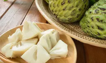 Avoid Custard Apple: ఈ సమస్యలు ఉన్నవారు సీతాఫలానికి దూరంగా ఉండాలి Avoid Custard Apple: ఈ సమస్యలు ఉన్నవారు సీతాఫలానికి దూరంగా ఉండాలి