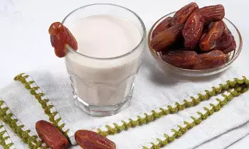 Milk and Dates Combo: పాలు-ఖర్జూరం కలిపి తాగితే ఎన్నో ఆరోగ్య ప్రయోజనాలు Milk and Dates Combo: పాలు-ఖర్జూరం కలిపి తాగితే ఎన్నో ఆరోగ్య ప్రయోజనాలు