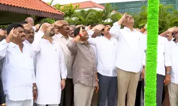 YSRCP : పాలకుల విధానాలతో వ్యవస్థలపై ప్రజల్లో నమ్మకం సన్నగిల్లుతోంది YSRCP : పాలకుల విధానాలతో వ్యవస్థలపై ప్రజల్లో నమ్మకం సన్నగిల్లుతోంది