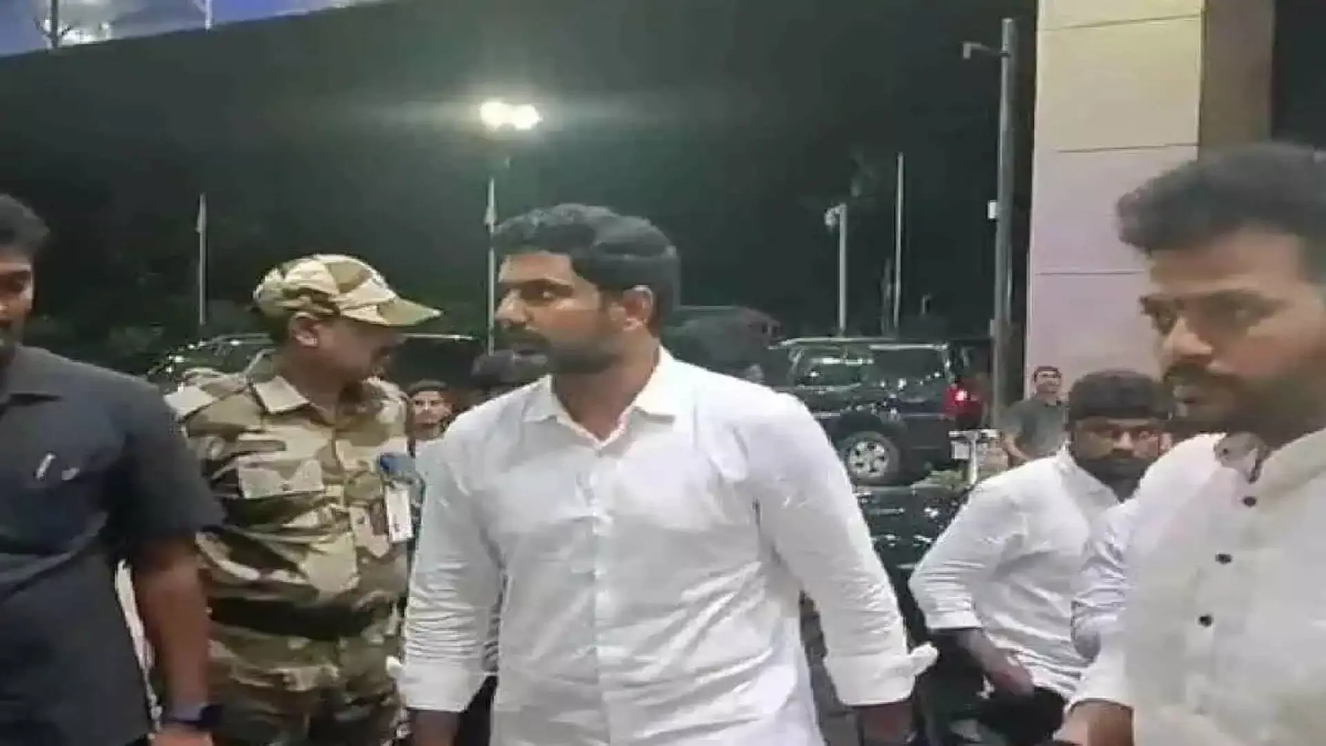 Nara Lokesh Delhi Tour : ఢిల్లీ వెళ్లిన ఏపీ ఐటీ శాఖ మంత్రి నారాలోకేష్