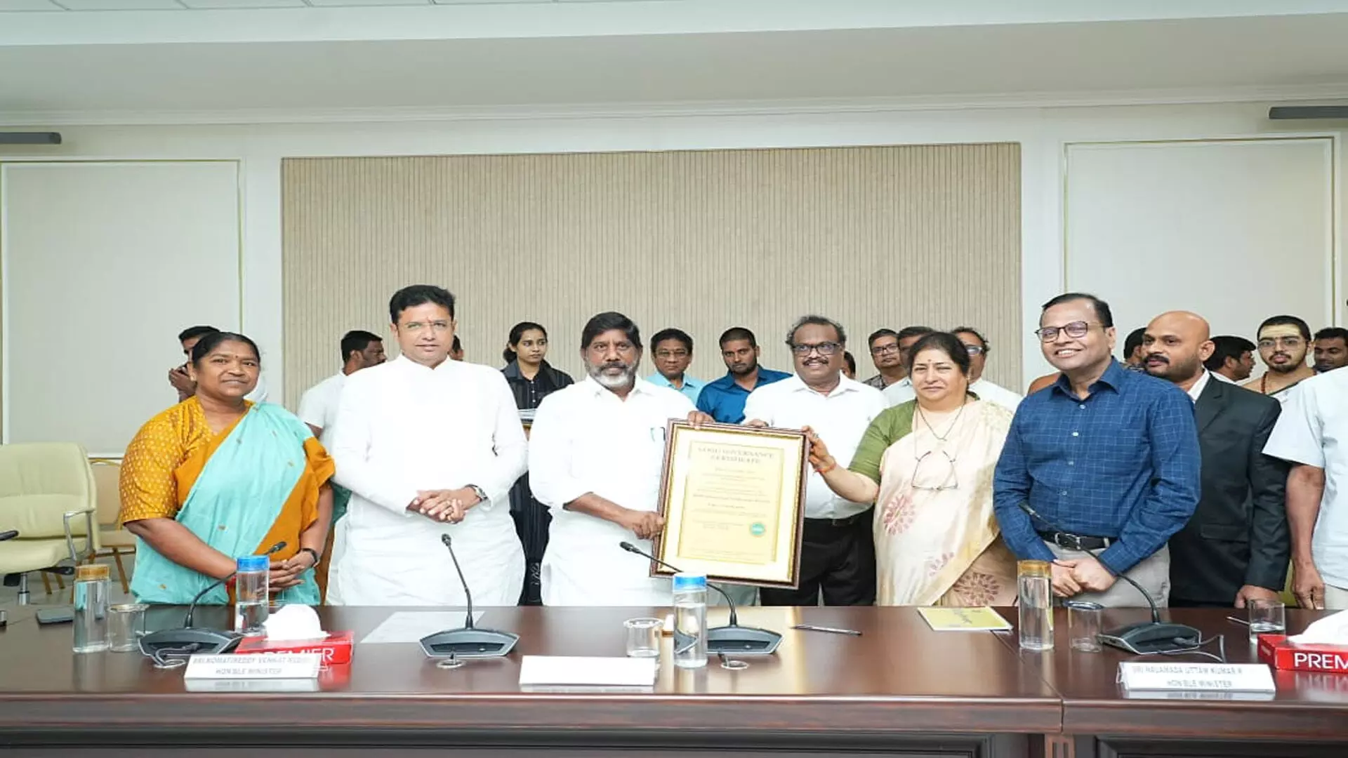 Yadagiri Gutta : యాదగిరిగుట్ట కు మూడు ఐఎస్ఓ, గుడ్ గవర్నన్స్ పురస్కారాలు Yadagiri Gutta : యాదగిరిగుట్ట కు మూడు ఐఎస్ఓ, గుడ్ గవర్నన్స్ పురస్కారాలు