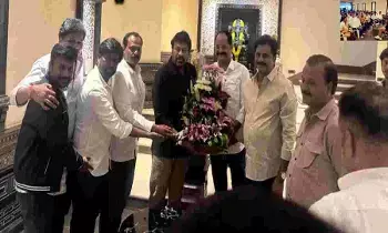 Telugu Film Industry : కొనసాగుతున్న సినీ కార్మికుల సమ్మె.. Telugu Film Industry : కొనసాగుతున్న సినీ కార్మికుల సమ్మె..