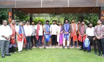 సియంను కలసిన 71వ జాతీయ చలనచిత్ర అవార్డు గ్రహీతలు సియంను కలసిన 71వ జాతీయ చలనచిత్ర అవార్డు గ్రహీతలు