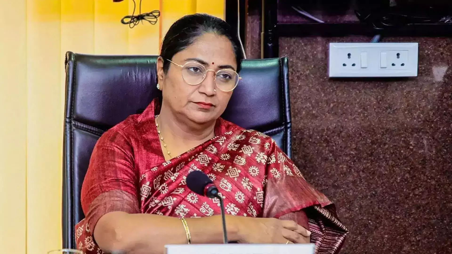 Delhi Cm Rekha Gupta : ఢిల్లీ ముఖ్యమంత్రి రేఖాగుప్తాపై దాడి