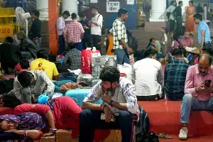 Indian Railways : రైలు ప్రయాణికులకు కొత్త రూల్స్.. లగేజ్ మోసుకెళ్లే ముందు ఈ విషయం తెలుసుకోండి! Indian Railways : రైలు ప్రయాణికులకు కొత్త రూల్స్.. లగేజ్ మోసుకెళ్లే ముందు ఈ విషయం తెలుసుకోండి!
