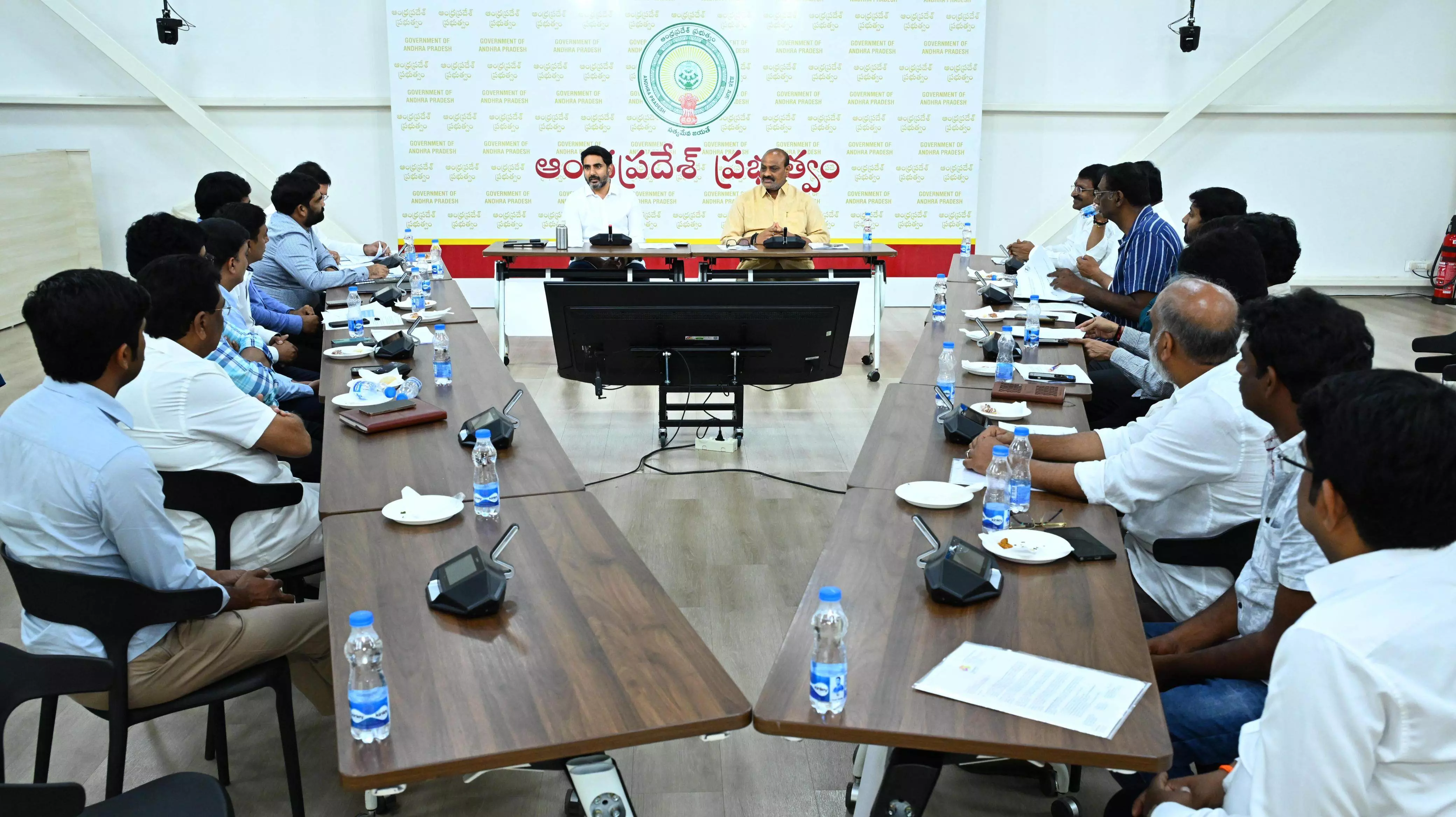 Nara Lokesh : ఆక్వా రంగానికి అన్ని విధాల అండగా నిలుస్తాం