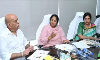Minister Savita : అర్హులైన నేతన్నలకు ముద్ర రుణాలు Minister Savita : అర్హులైన నేతన్నలకు ముద్ర రుణాలు