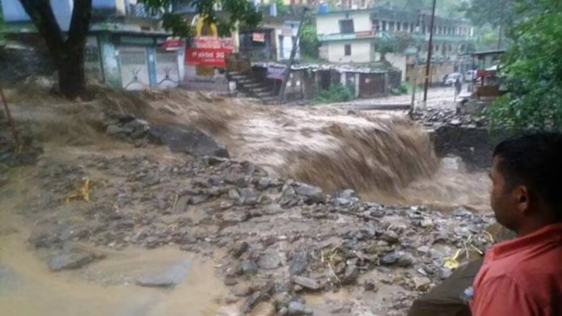 Uttarakhand Cloud burst : ఉత్తరాఖండ్లో మరోసారి క్లౌడ్ బరస్ట్ Uttarakhand Cloud burst : ఉత్తరాఖండ్లో మరోసారి క్లౌడ్ బరస్ట్