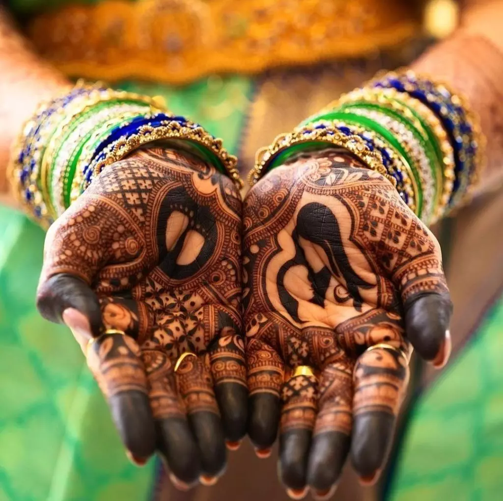 Mehndi Harmful for Pregnant Women: గర్భిణీ స్త్రీలకు మెహందీ హానికరమా? నిపుణులు ఏమంటున్నారంటే.. Mehndi Harmful for Pregnant Women: గర్భిణీ స్త్రీలకు మెహందీ హానికరమా? నిపుణులు ఏమంటున్నారంటే..