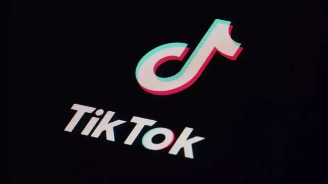 TikTok : ఇండియాకు రీఎంట్రీ ఇస్తున్న టిక్టాక్ ? రీల్స్, షార్ట్స్కు ఇక పోటీ తప్పదా? TikTok : ఇండియాకు రీఎంట్రీ ఇస్తున్న టిక్టాక్ ? రీల్స్, షార్ట్స్కు ఇక పోటీ తప్పదా?