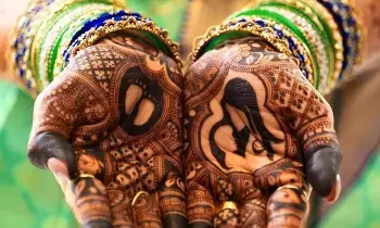 Mehndi Harmful for Pregnant Women: గర్భిణీ స్త్రీలకు మెహందీ హానికరమా? నిపుణులు ఏమంటున్నారంటే.. Mehndi Harmful for Pregnant Women: గర్భిణీ స్త్రీలకు మెహందీ హానికరమా? నిపుణులు ఏమంటున్నారంటే..