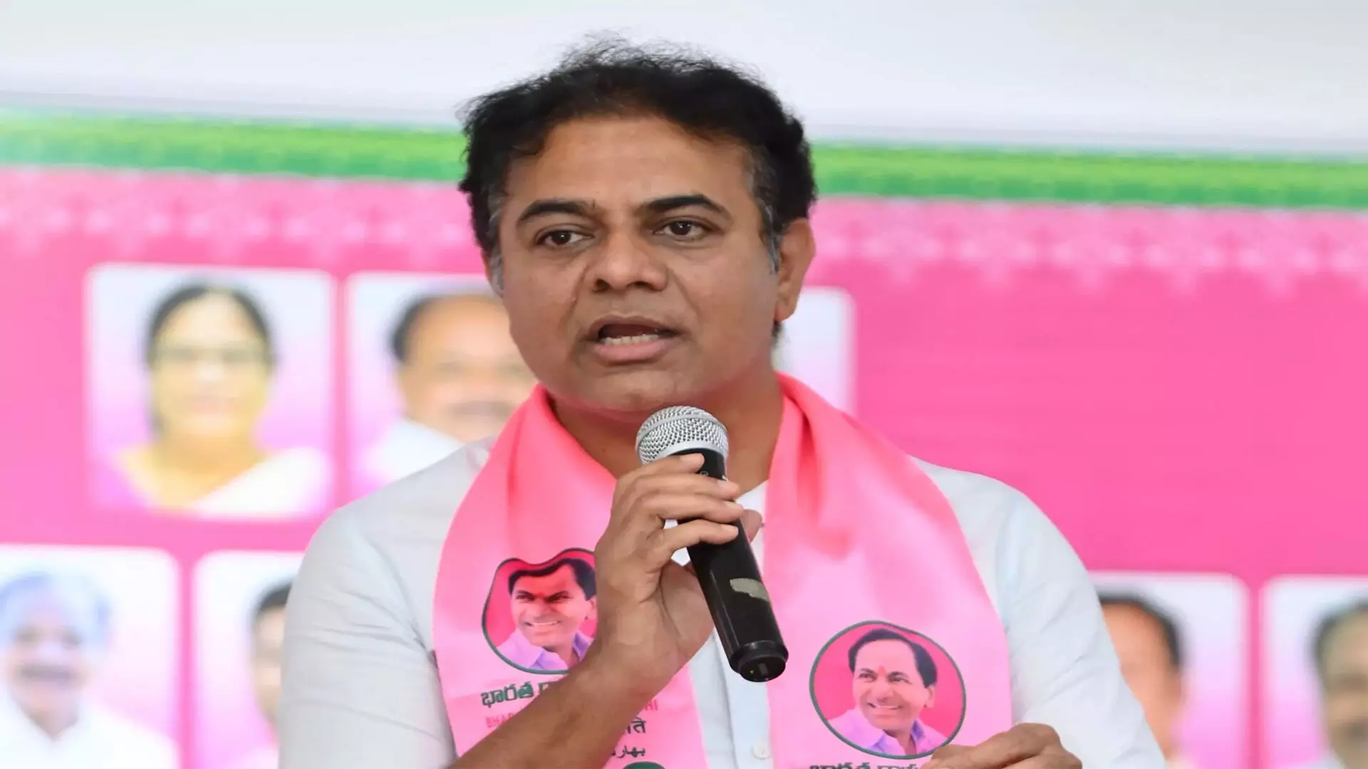 BRS KTR : ఫిరాయింపు ఎమ్మెల్యేలు దమ్ముంటే రాజీనామా చేసి గెలవాలి BRS KTR : ఫిరాయింపు ఎమ్మెల్యేలు దమ్ముంటే రాజీనామా చేసి గెలవాలి