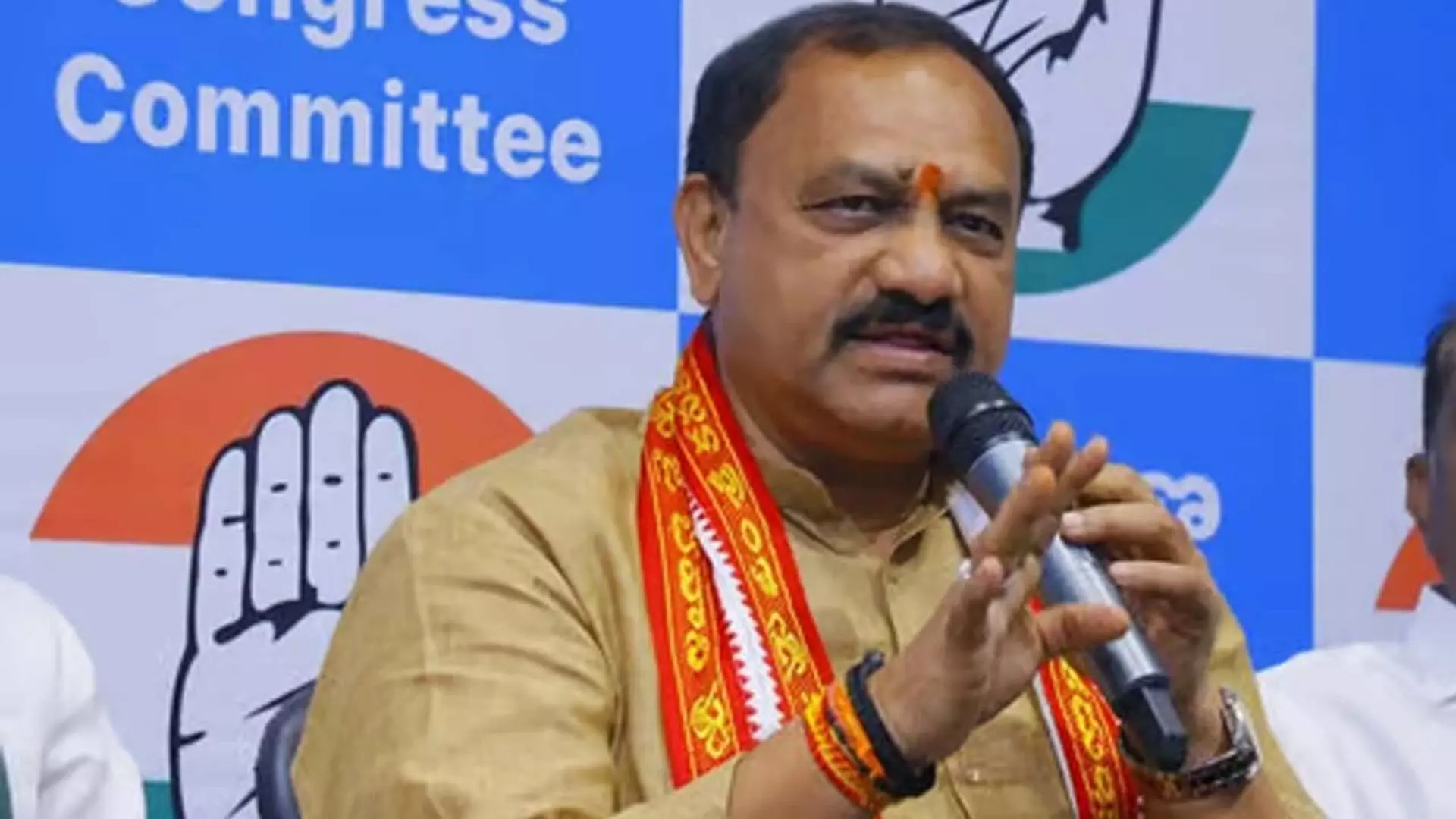 దొంగ ఓట్లతోనే తెలంగాణలో బీజేపీ ఎంపీలు గెలిచారు