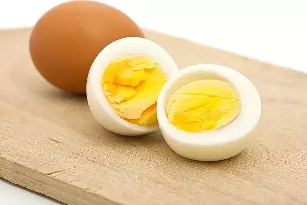EGG Yolk: గుడ్డులో పచ్చసొన తినవచ్చా?  తినరాదా?