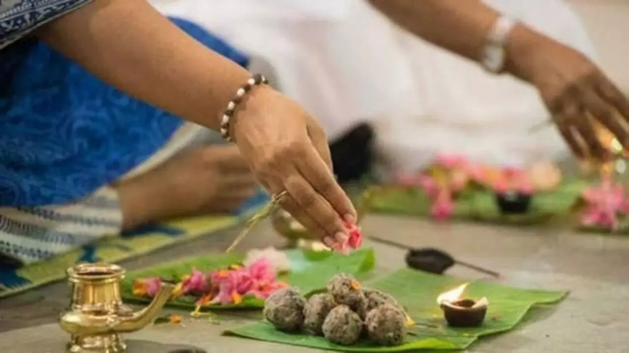 Pitru Paksha: పితృ పక్షానికి ముందు ఇంటి నుంచి తొలగించాల్సిన వస్తువులు ఇవే!